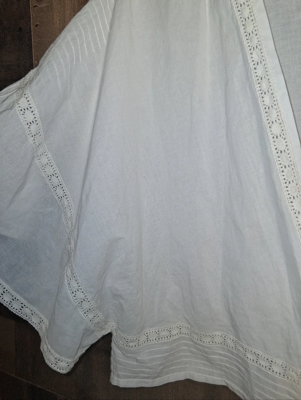 Queene and Belle White Wrap Top Size Small - Picture 6 of 8